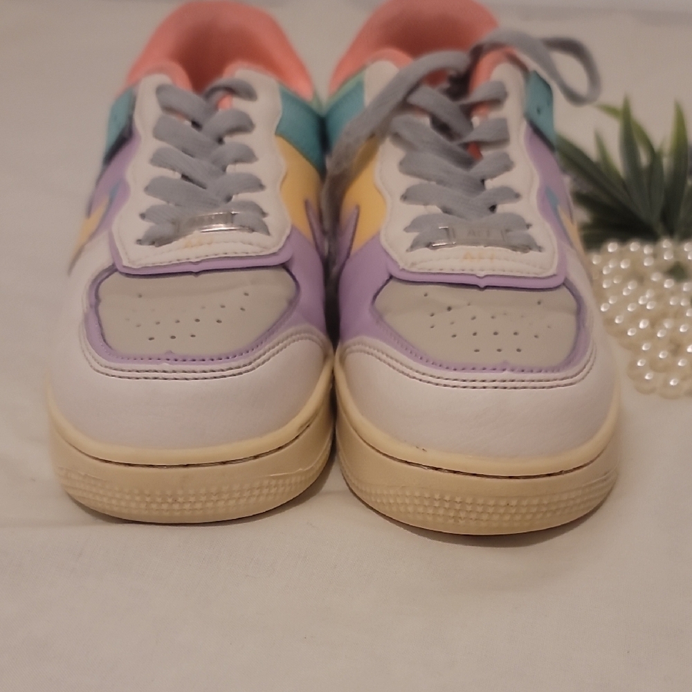 Nike Kids Multicolor Pastel Sneakers - Picture 7 of 8